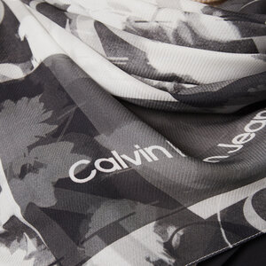 

ШальCalvin Klein Jeans, Сірий