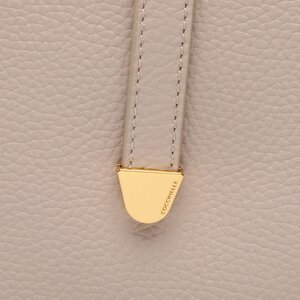

СумкаCoccinelle, Бежевий