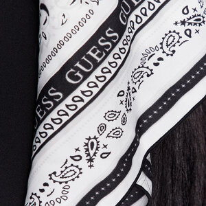 

ХусткаGuess, Білий