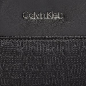 

Плоска сумкаCalvin Klein, Чорний