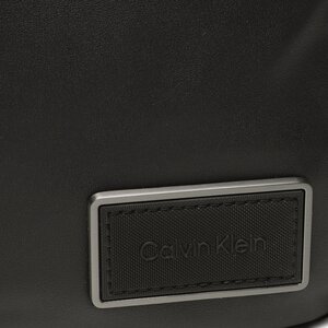 

Плоска сумкаCalvin Klein, Чорний