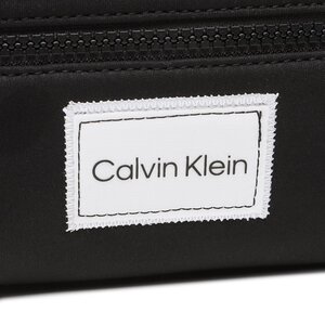 

Плоска сумкаCalvin Klein, Чорний