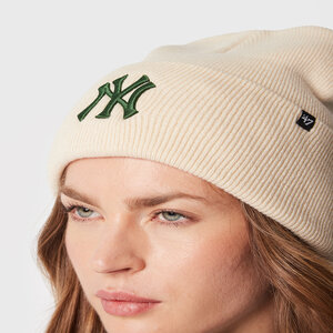 

Шапкa47 Brand, Écru