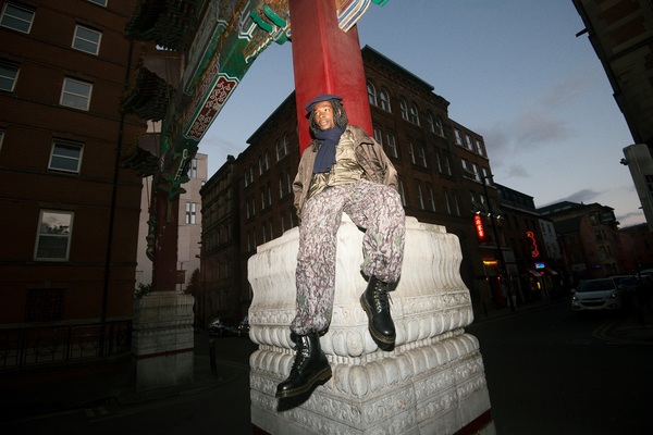 Odkryj wodoodporne i ocieplane modele od Dr. Martens