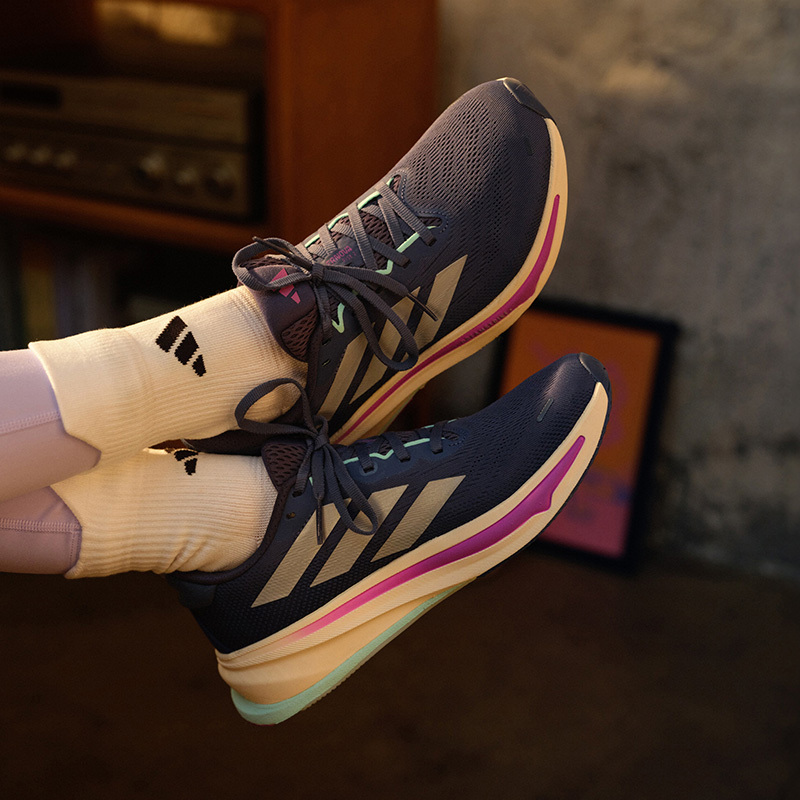 /c/ecipo/kollekcio:adidas_supernova?itm_source=showcase&itm_medium=advertising&itm_campaign=42025_adidas_supernova_ss25