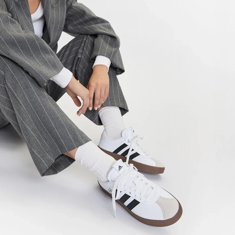 /c/eobuv/typ_produktu:sneakersy/akcja:blackweeks_lp?itm_source=home&itm_medium=h2&itm_campaign=blackweeks_sneakersy