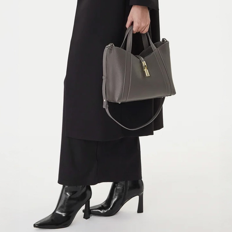 /c/eobuv/etiketa_vyrobku:premium/akcja:blackweeks_lp?itm_source=home&itm_medium=h2&itm_campaign=blackweeks_premium