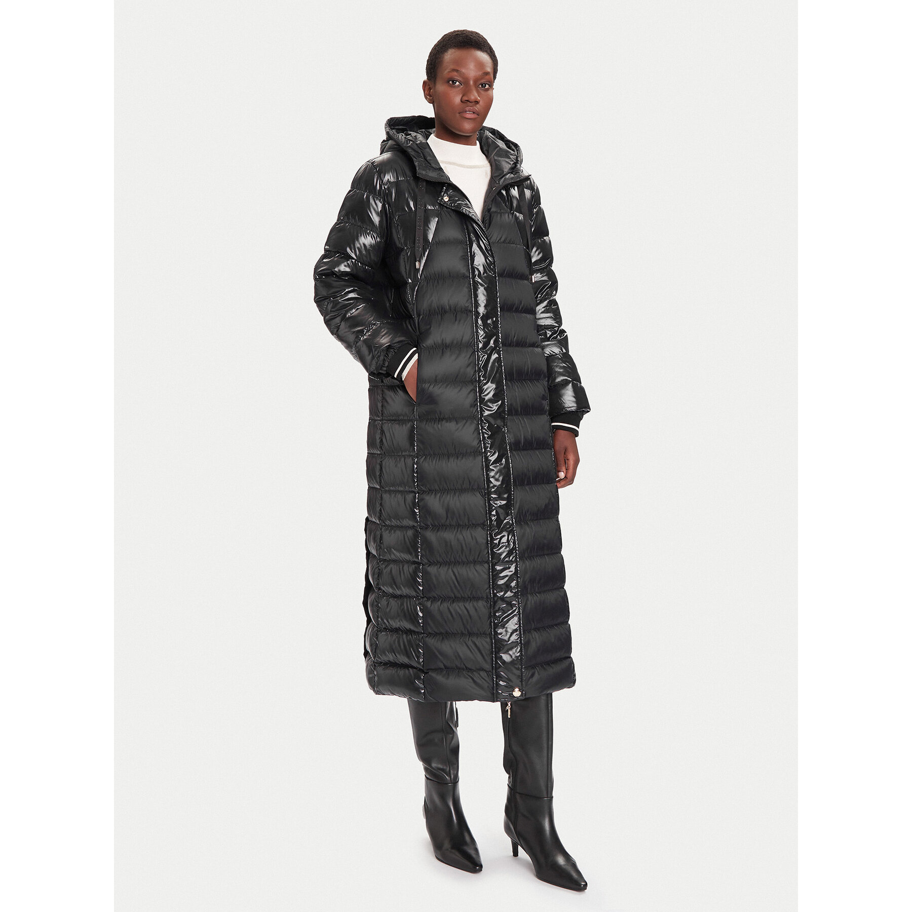Liu Jo Sport Daunenjacke TF5002 T9804 Schwarz Regular Fit