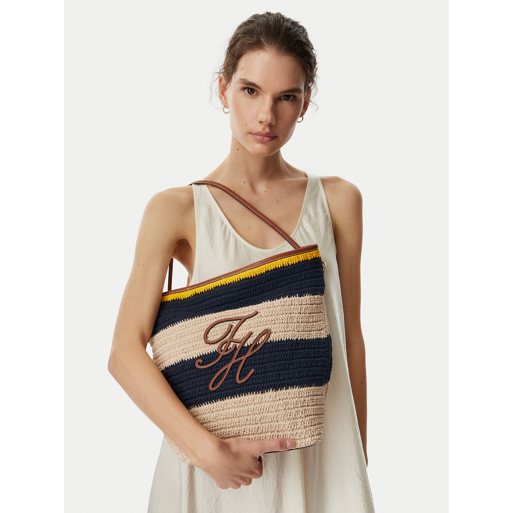Kabelka Tommy Hilfiger Th Nautical Bucket Crochet Str AW0AW18814 Farebná