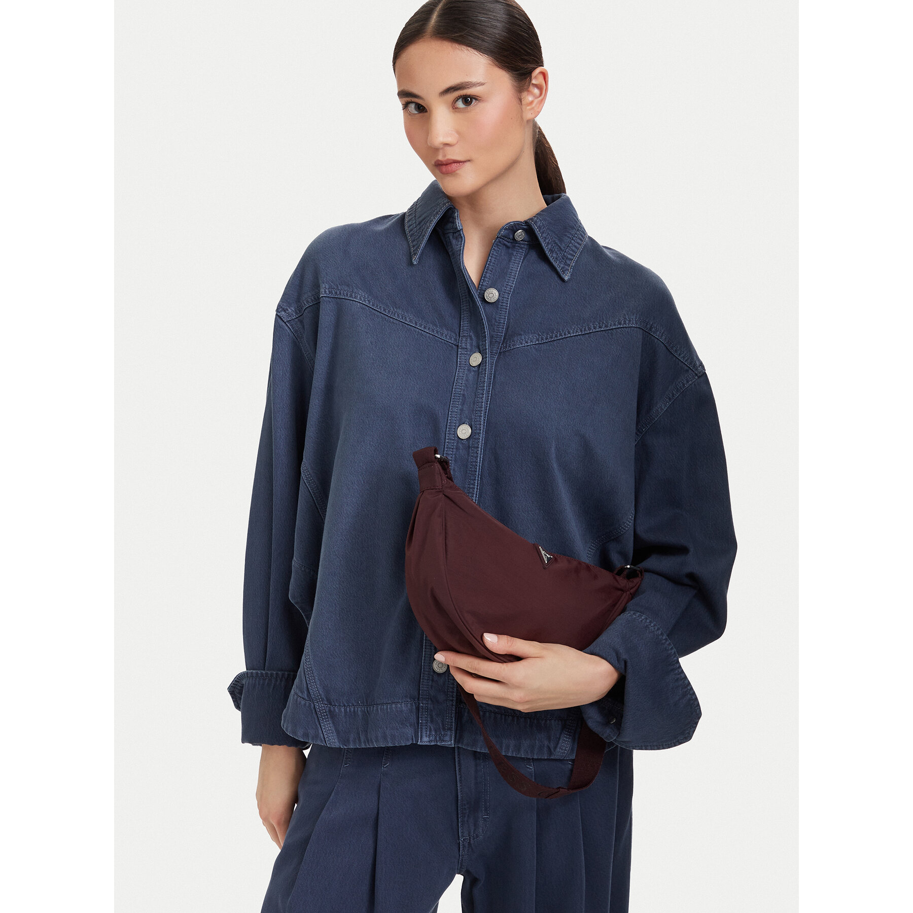 Torbica Guess J6YZ13 W2531 Tamnocrvena