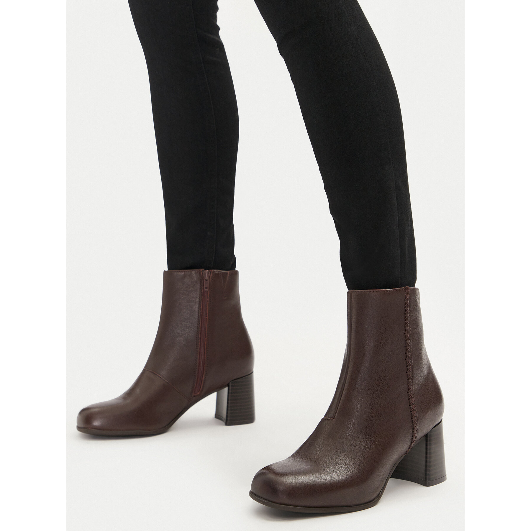 Členková obuv Clarks Keirsta Faye 26180038 Hnedá