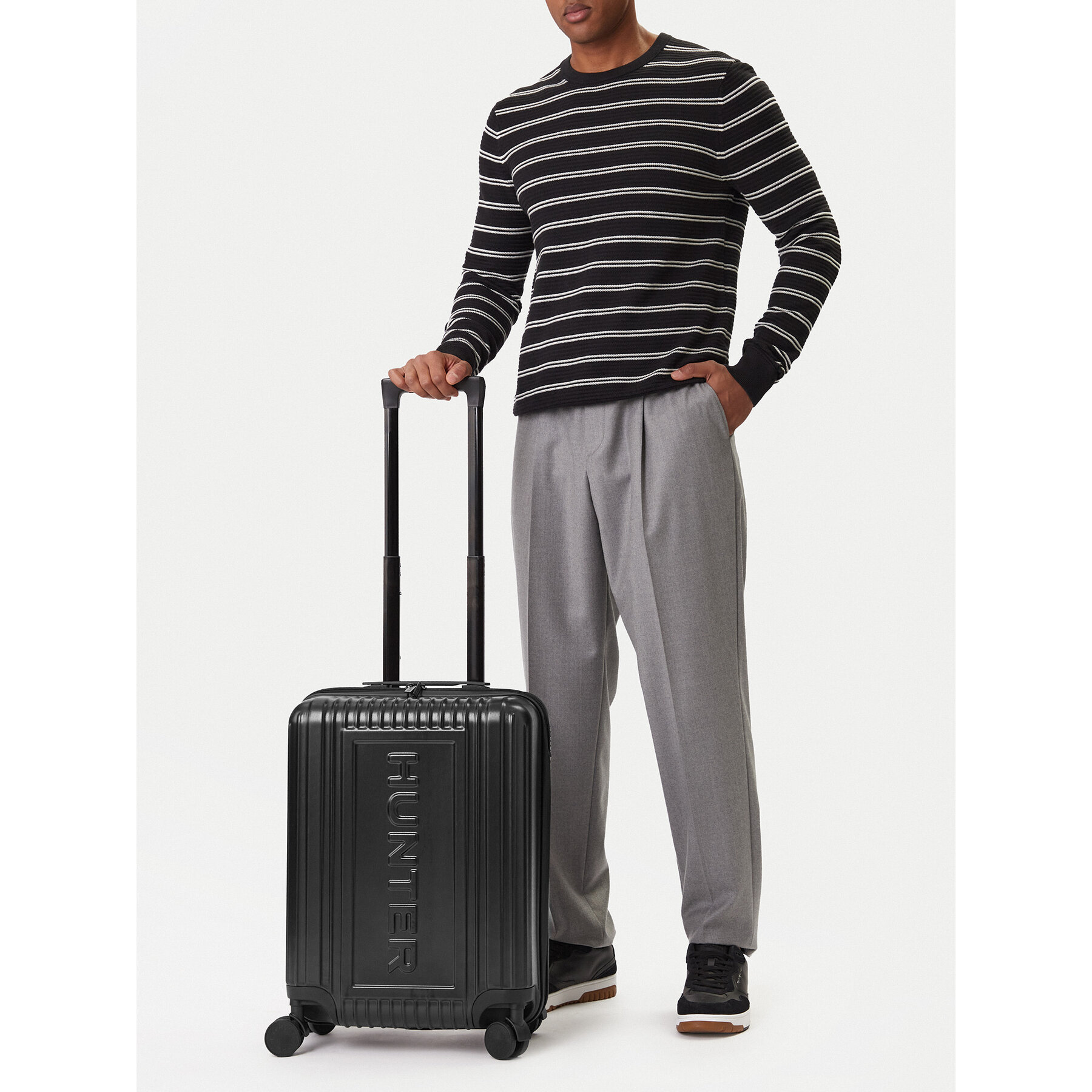 Kabínový kufor Hunter CEO-HUNTER-S-001-08-BLACK Čierna