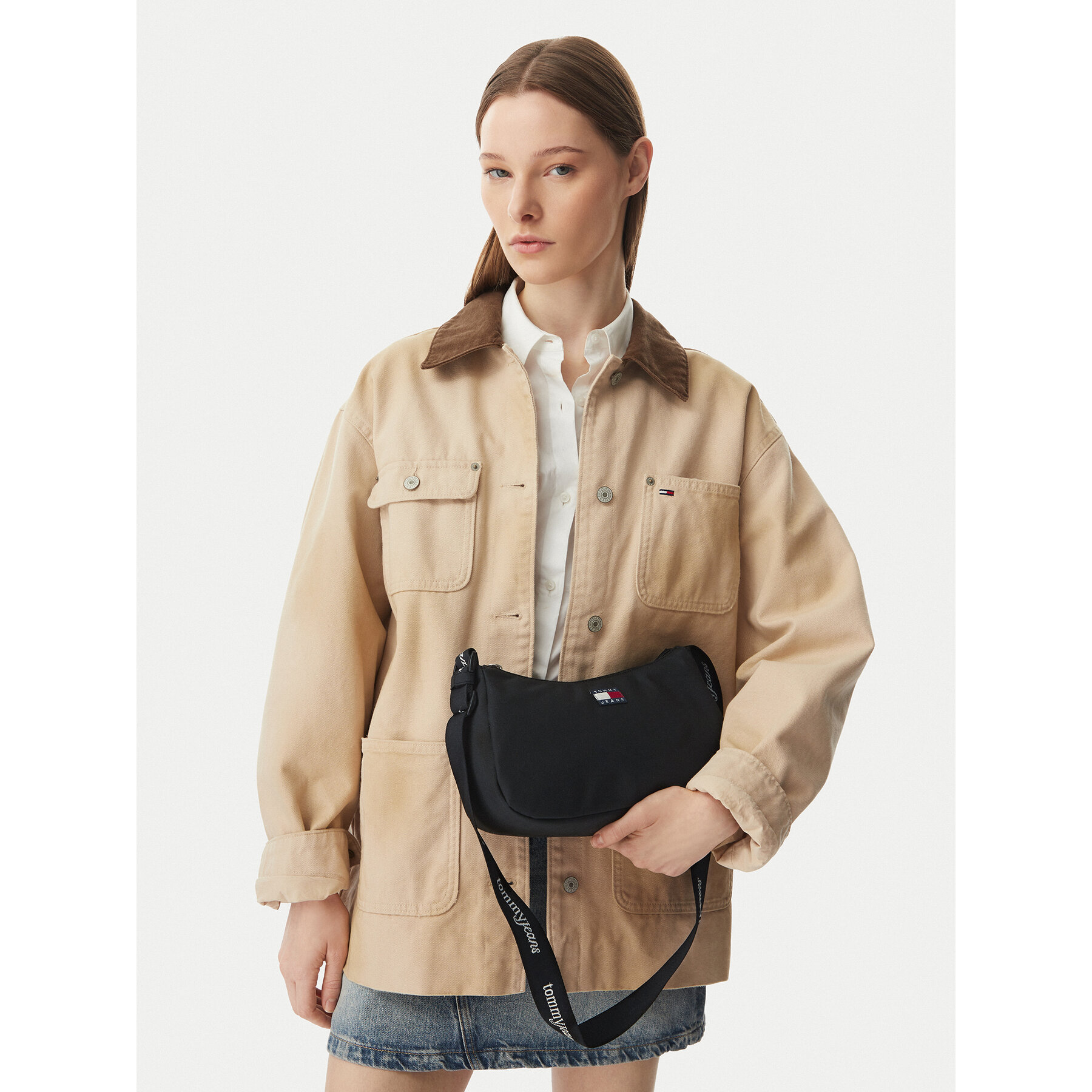 Kabelka Tommy Jeans Tjw Ess Daily Shoulder Bag AW0AW18768 Čierna