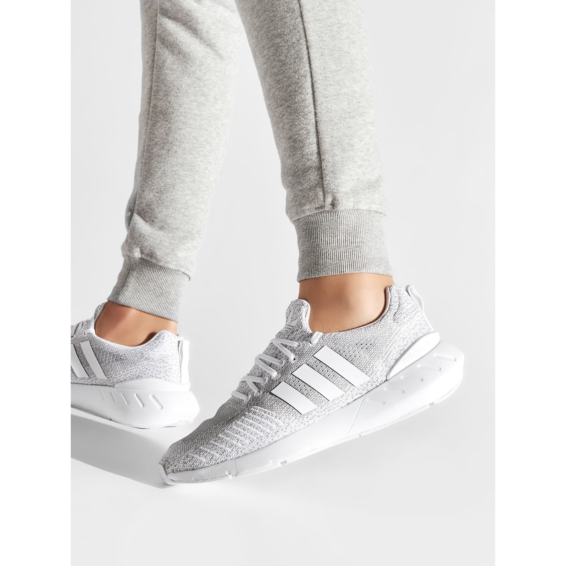 Sneakersy adidas Swift Run 22 GZ3499 Sivá