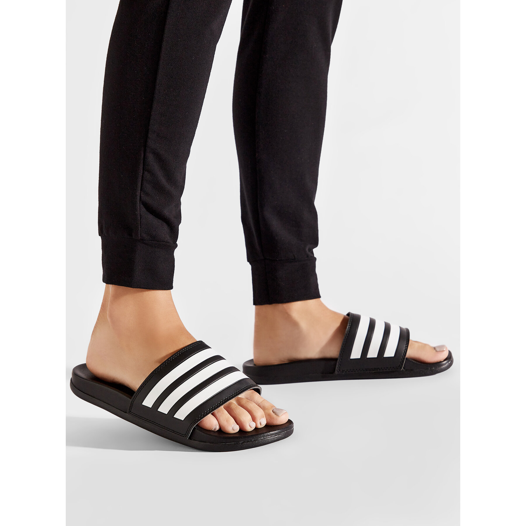 Natikače adidas adilette Comfort GZ5891 Crna