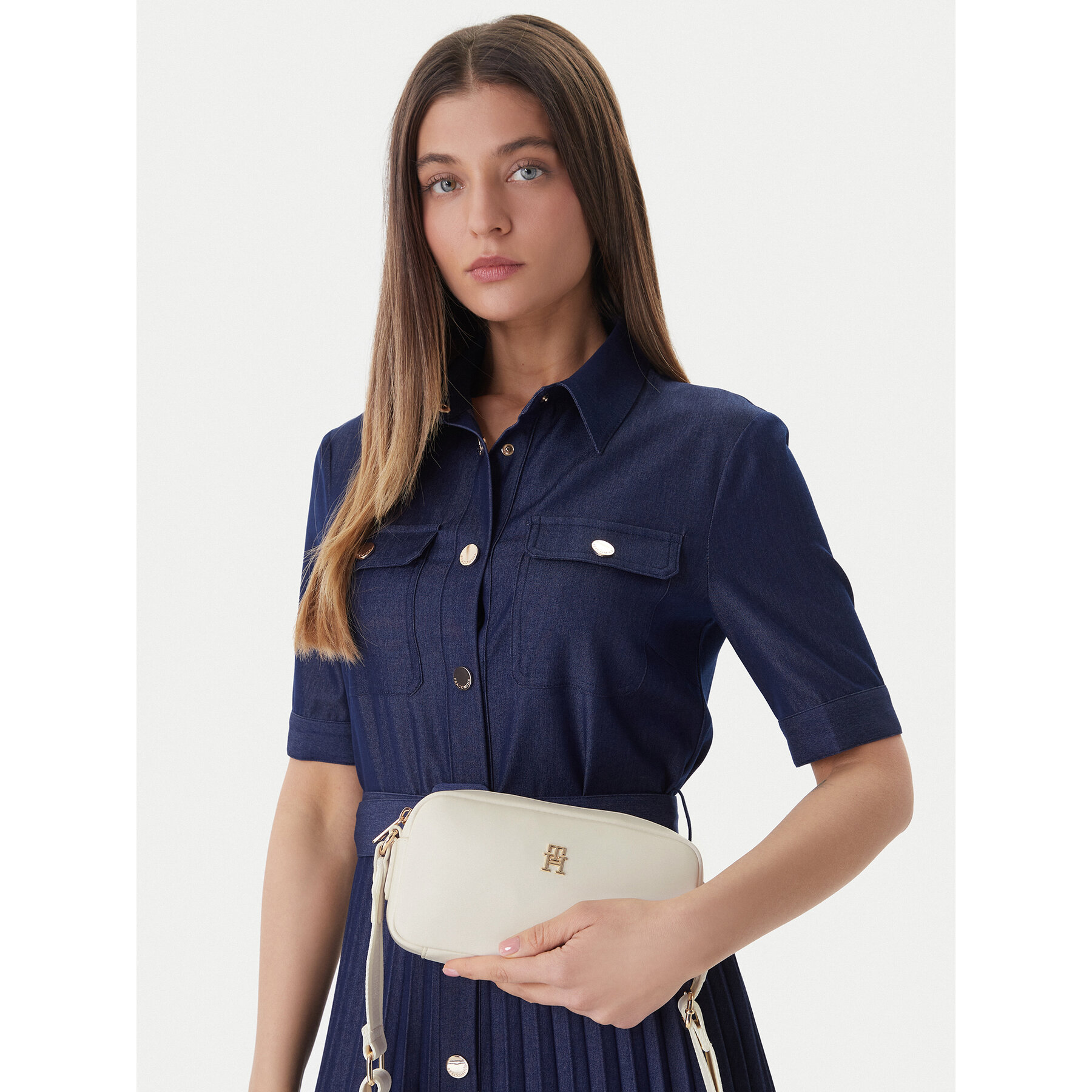Táska Tommy Hilfiger Th Essential Camera Bag AW0AW18370 Bézs
