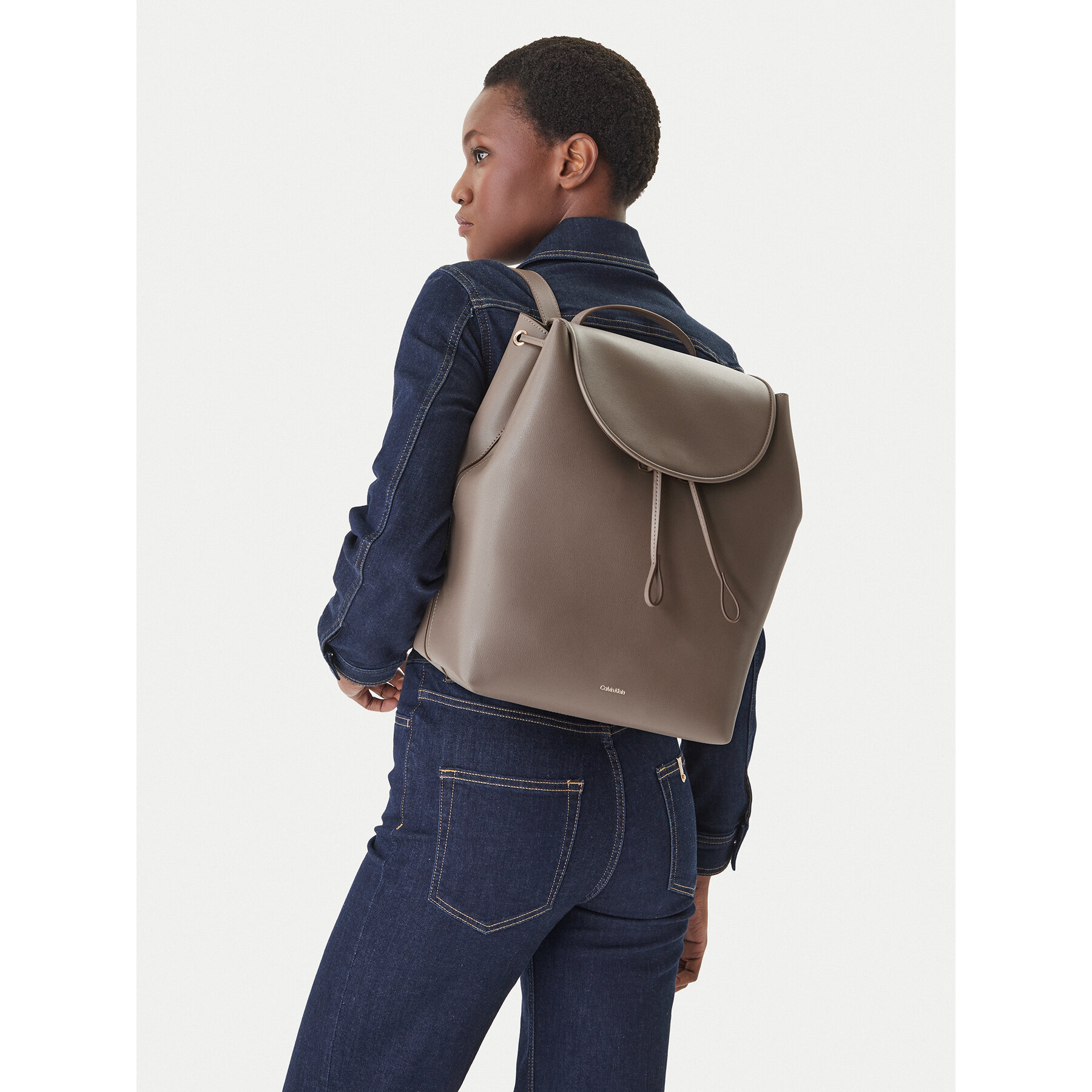 Σακίδιο Calvin Klein Foil Logo Large Flap Backpack LV04F3505G Καφέ