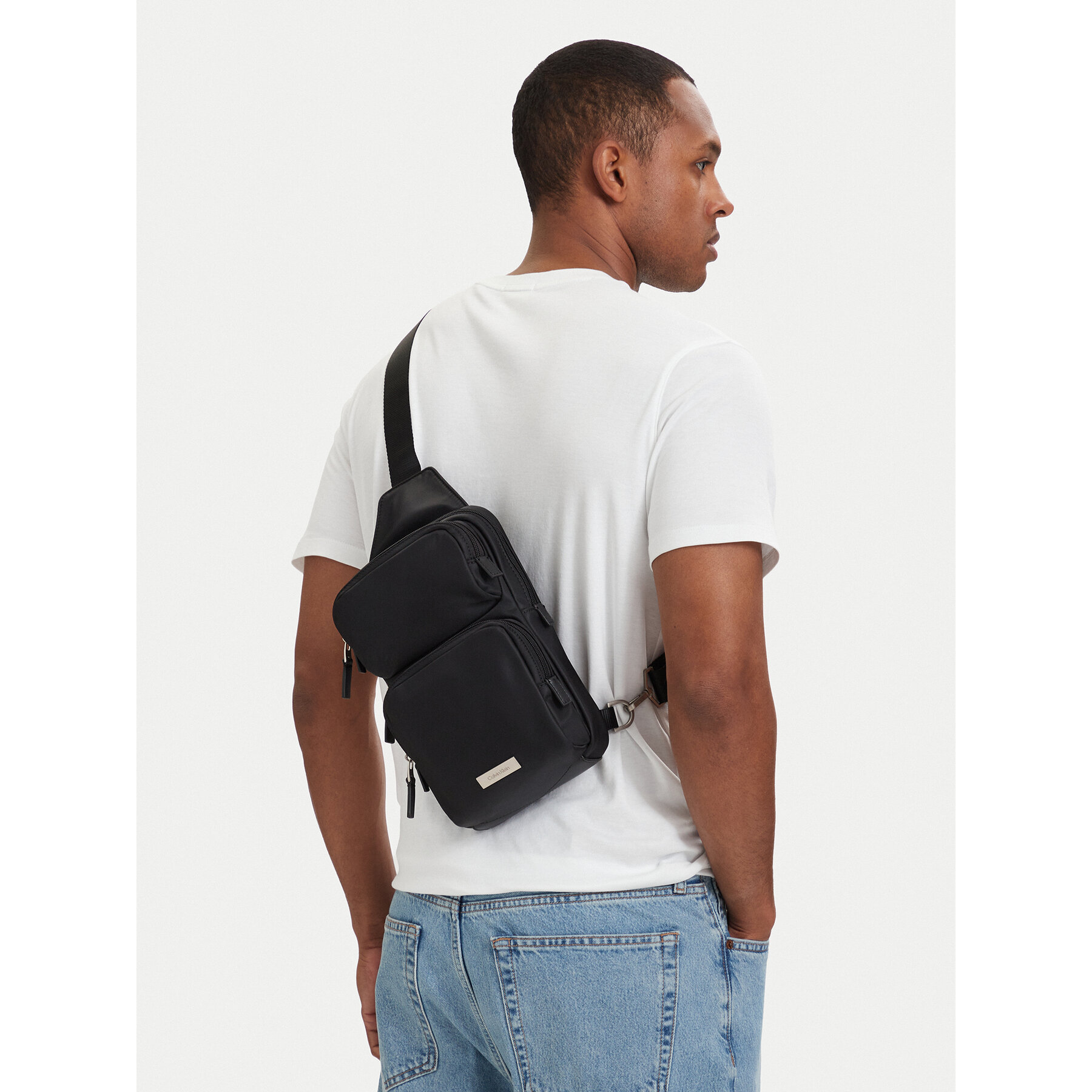 Ľadvinka Calvin Klein Clean Square LV04D3377G Čierna
