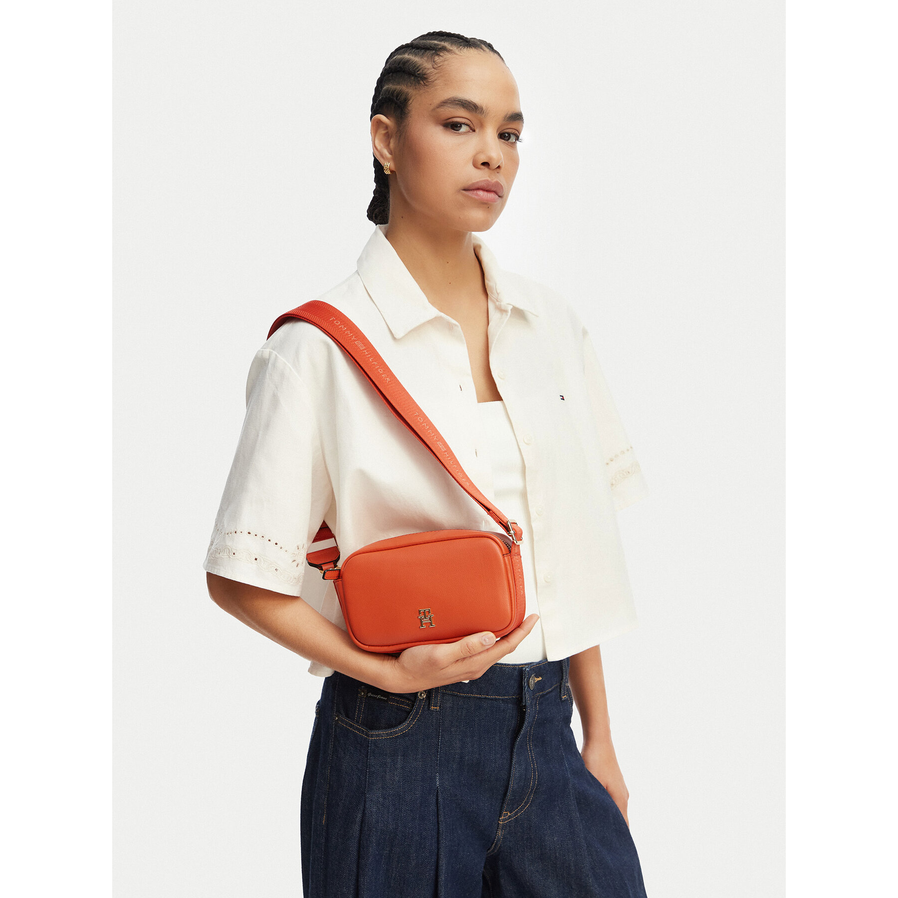 Kabelka Tommy Hilfiger Th Logotape Camera Bag AW0AW18741 Oranžová