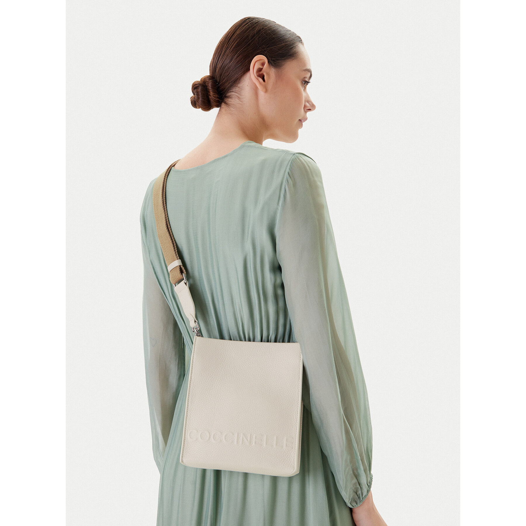 Дамска чанта Coccinelle E1 QBB 15 01 01 Бял