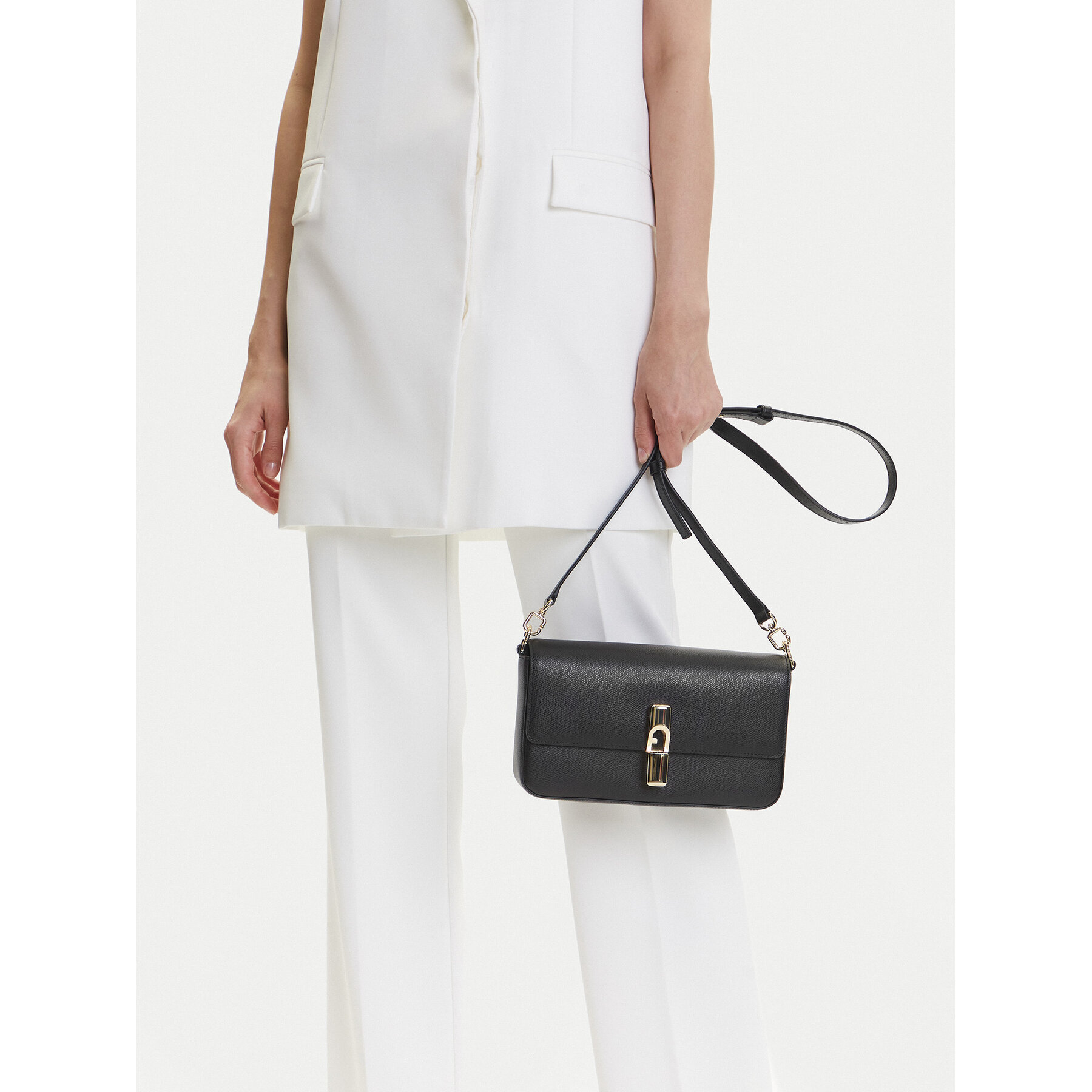 Τσάντα Furla WB01826 ARE000 CN O6000 Μαύρο