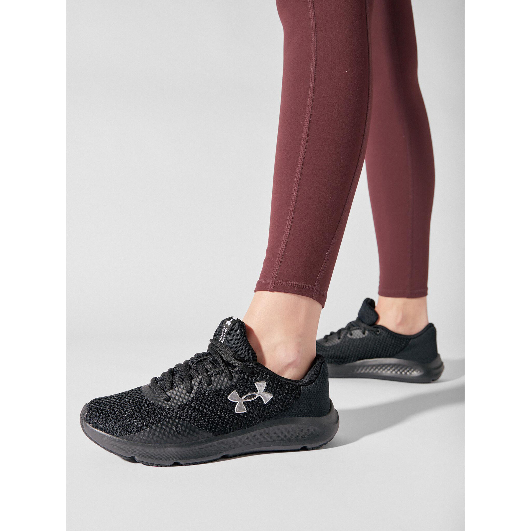 Pantofi pentru alergare Under Armour Ua W Charged Pursuit 3 3024889-003 Negru