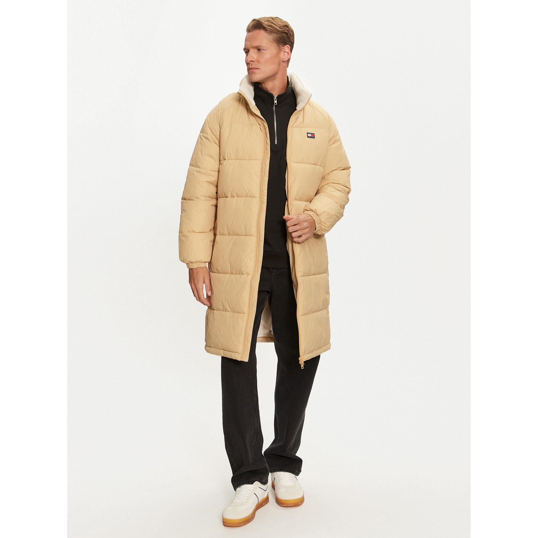 Tommy Jeans Winterjacke DM0DM20604 Beige Regular Fit