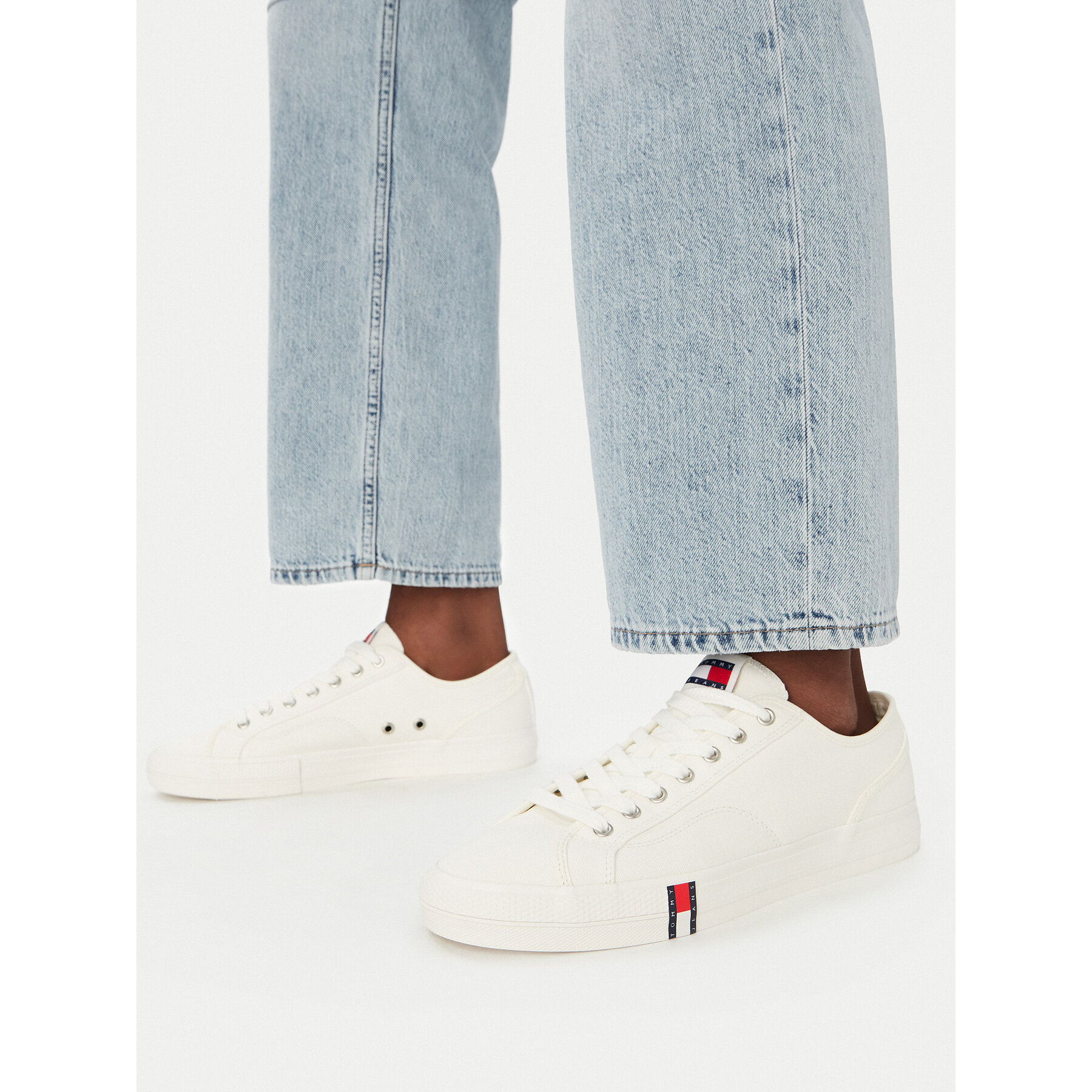 Teniși Tommy Jeans Archive Vulc Y2K EM0EM01674 Alb