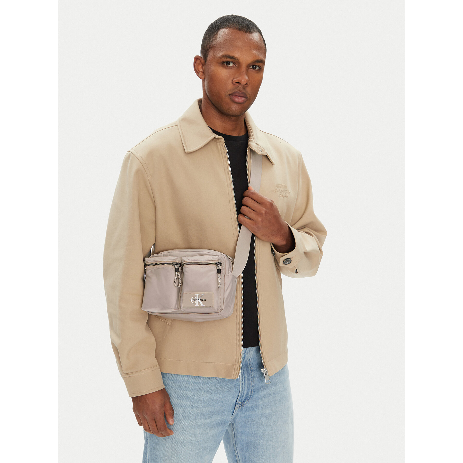 Torbica za okrog pasu Calvin Klein Tech Utility Camera Bag LV04G3178G Kremna