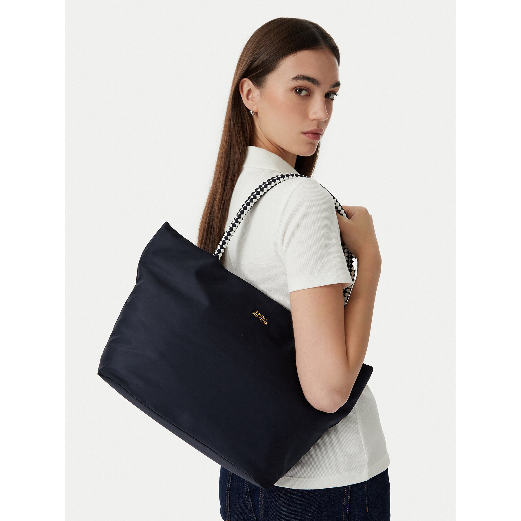Ročna torba Tommy Hilfiger Th Marina Hobo/Tote Nylon AW0AW18862 Mornarsko modra