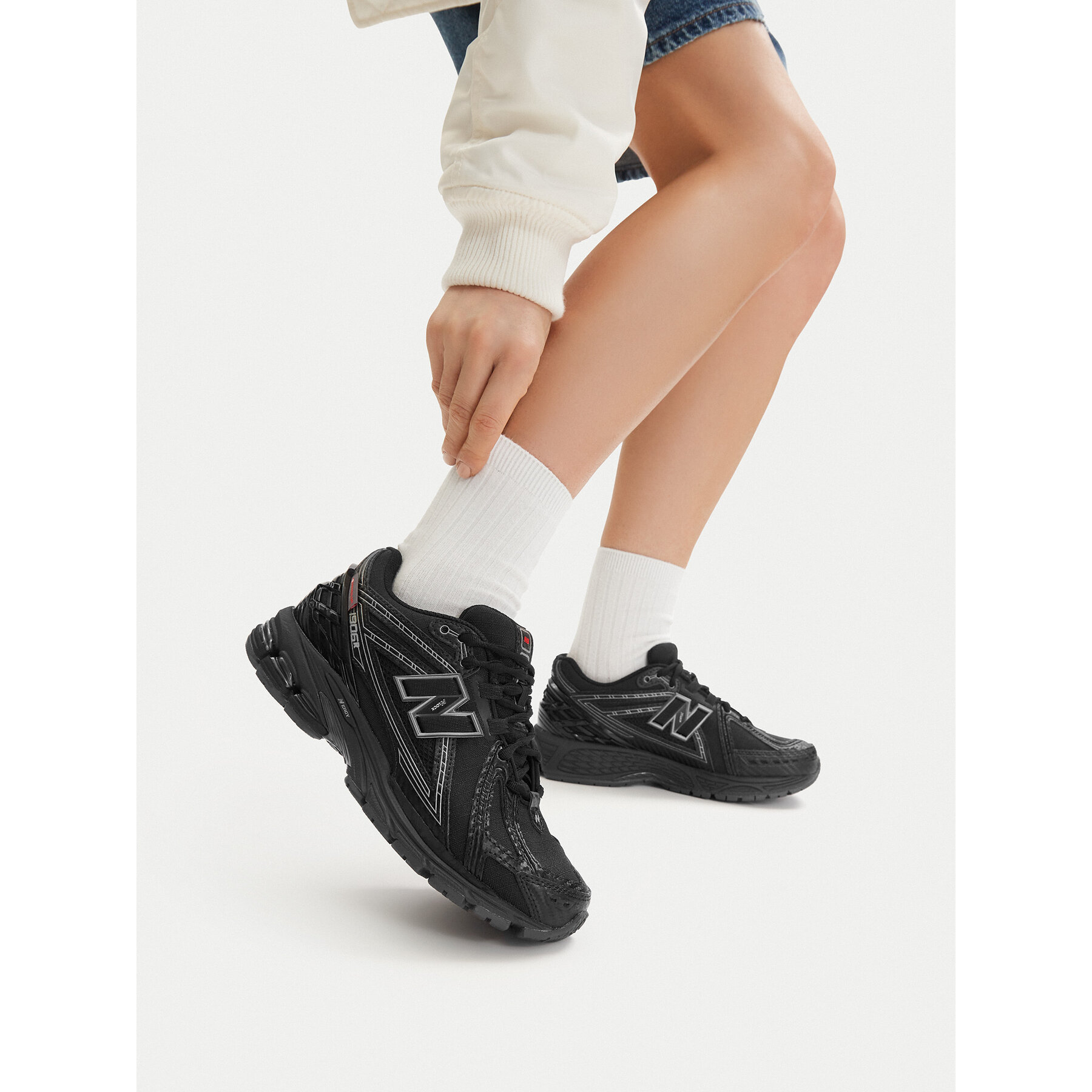 Superge New Balance U1906ROE W Črna