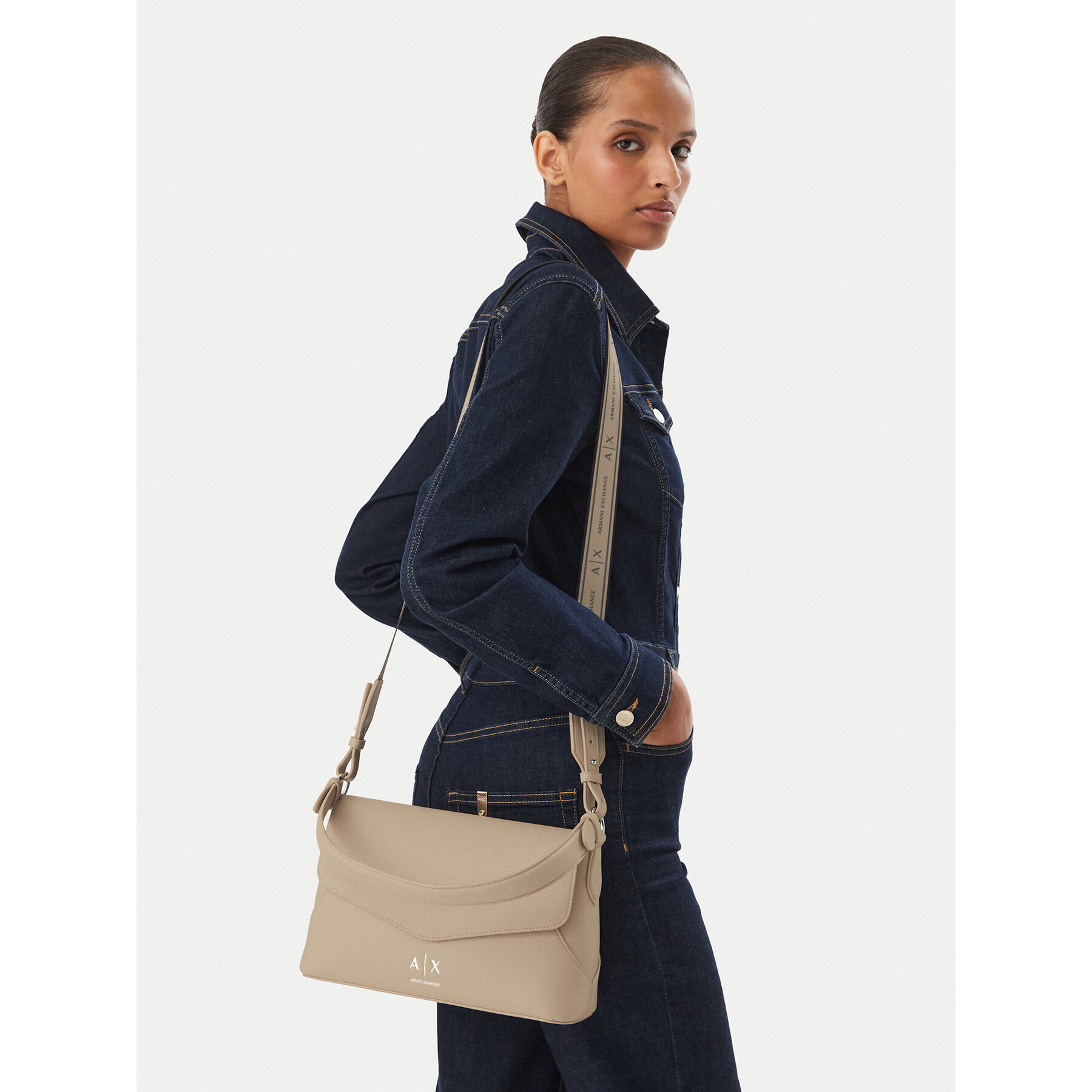Kabelka Armani Exchange XW003145 AF26569 U6208 Béžová