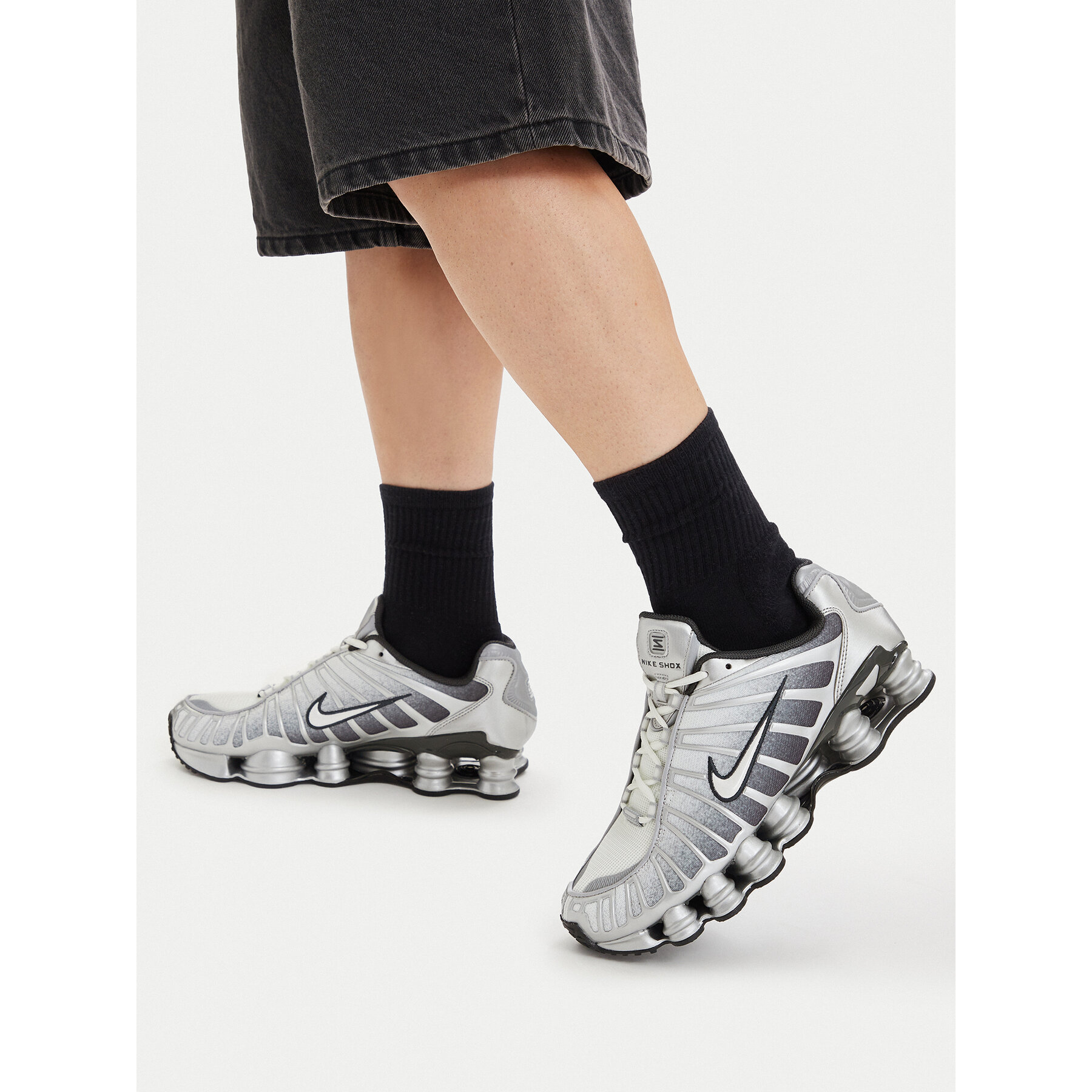 Сникърси Nike Shox TL Print IH4466 095 Светлосив