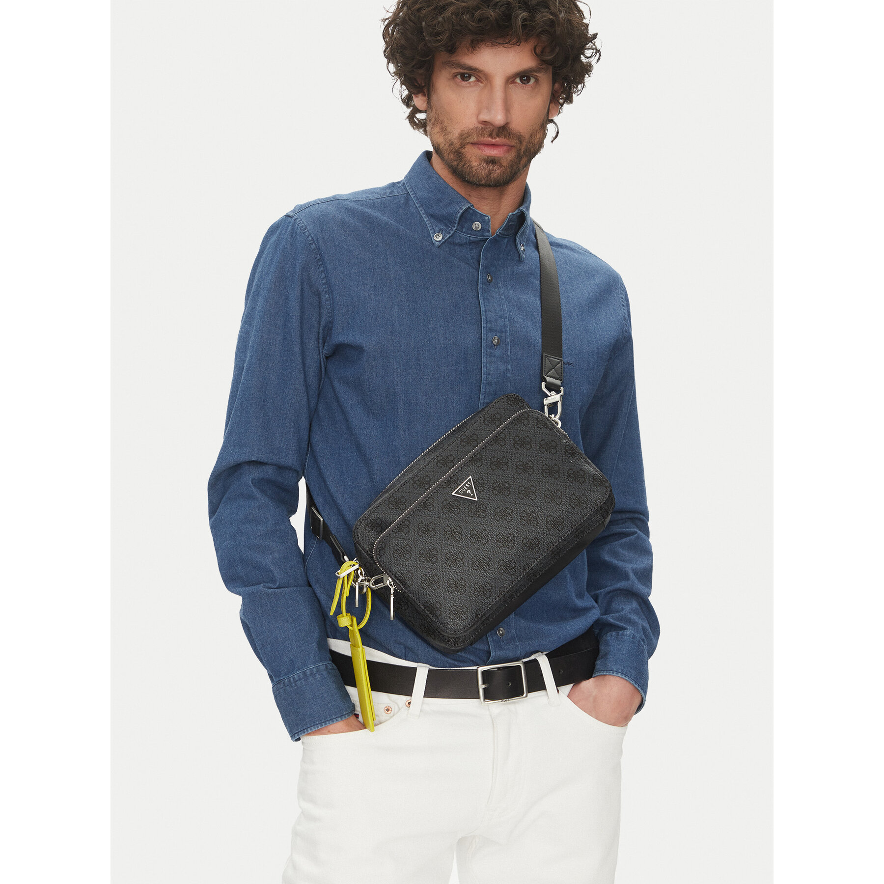 Мъжка чантичка Guess HMMILO P5222 Черен