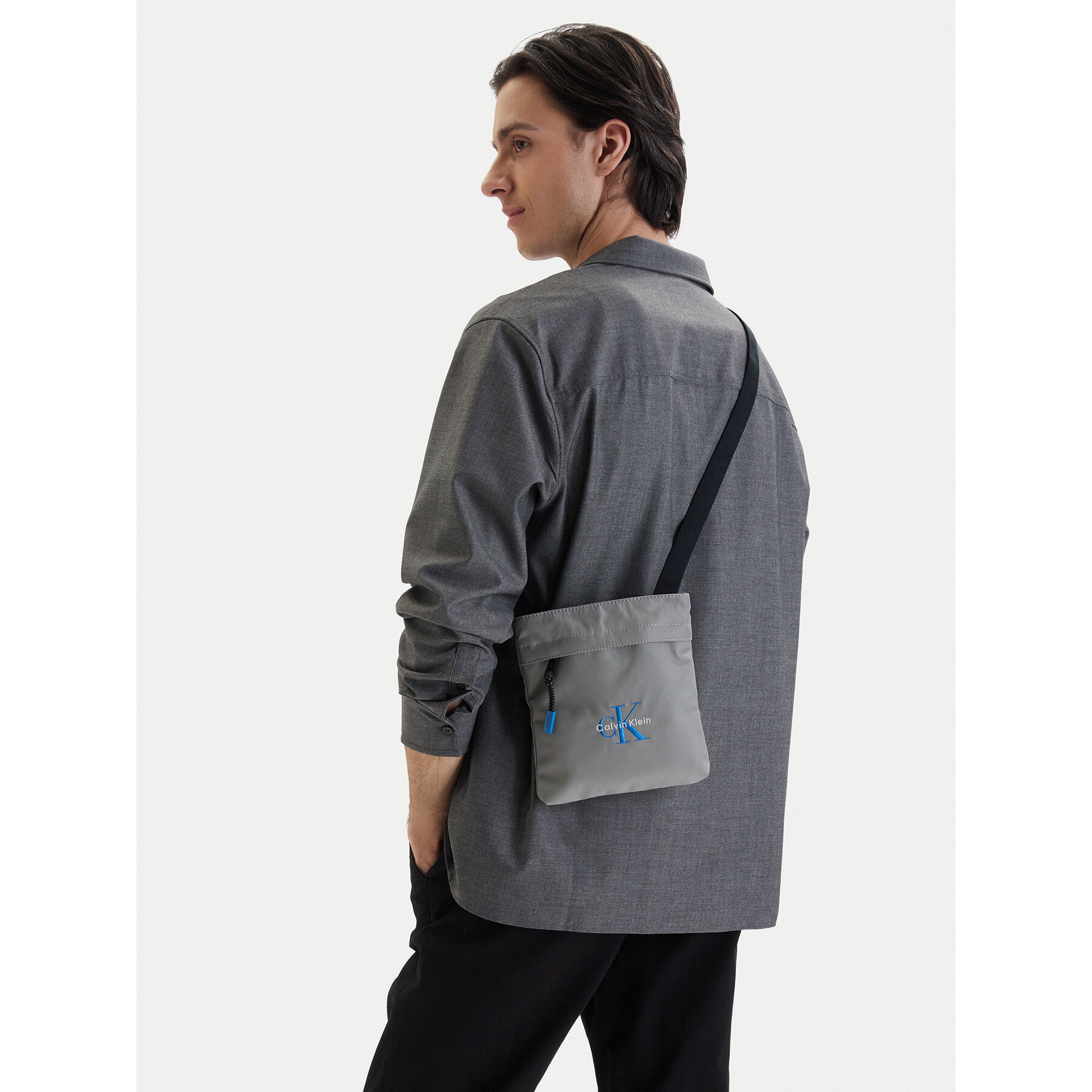 Ľadvinka Calvin Klein Bold Flatpack LV04D3178G Sivá