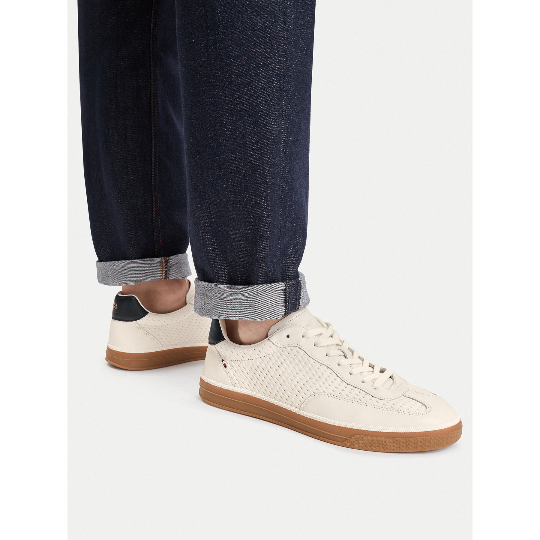 Tenisice Tommy Hilfiger Lo Lux Cut Out FM0FM05926 Krem