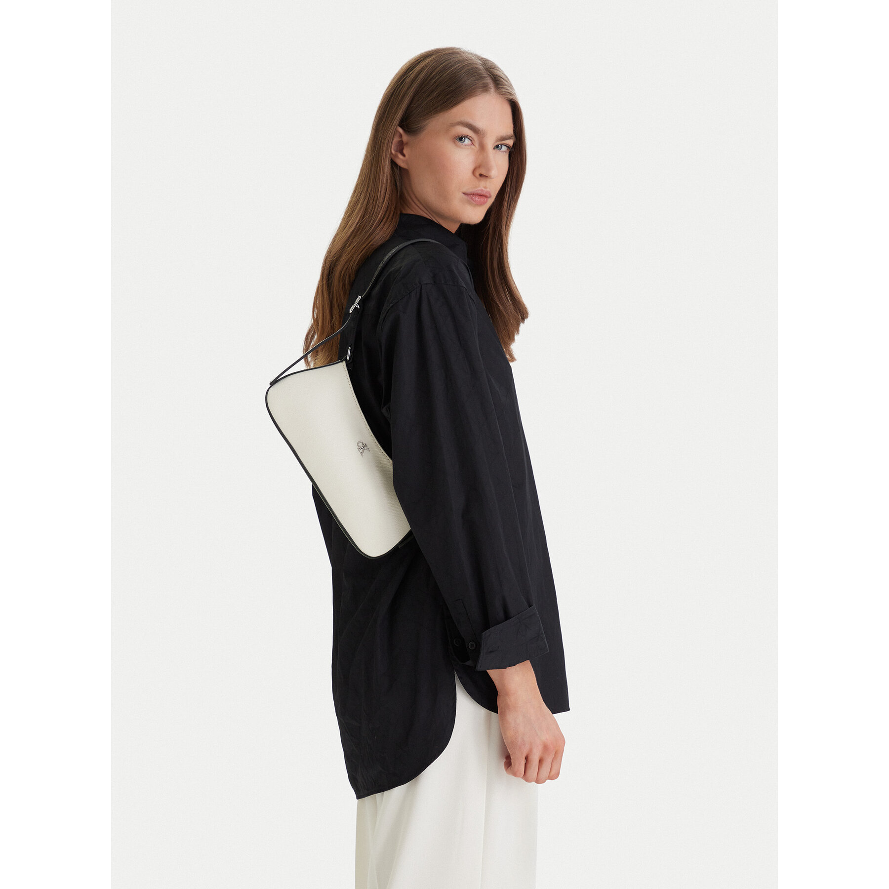 Geantă Calvin Klein Ck Canvas Small Shoulder Bag LV04F3347G Alb