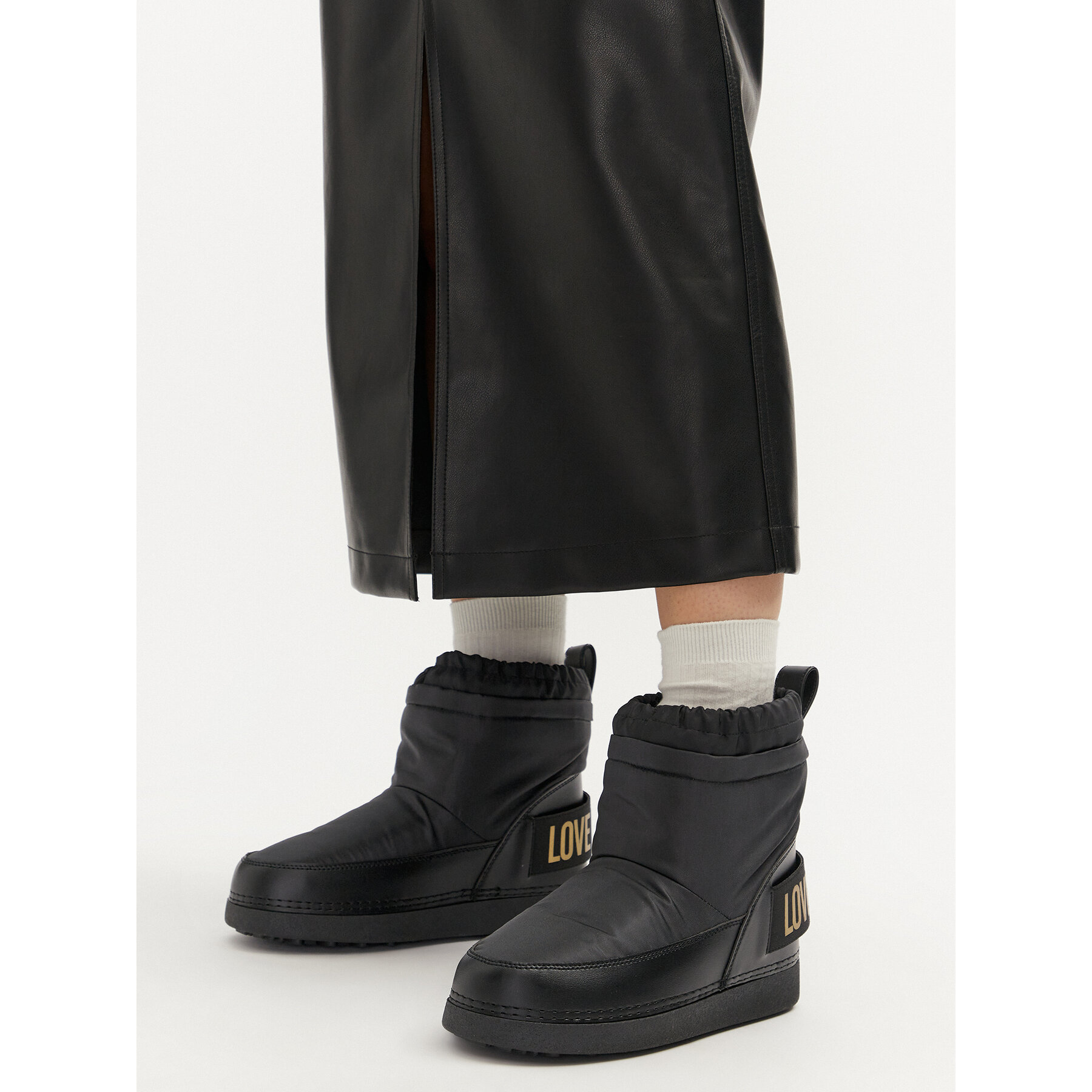 Škornji za sneg LOVE MOSCHINO JA24972G0LEB000A Črna