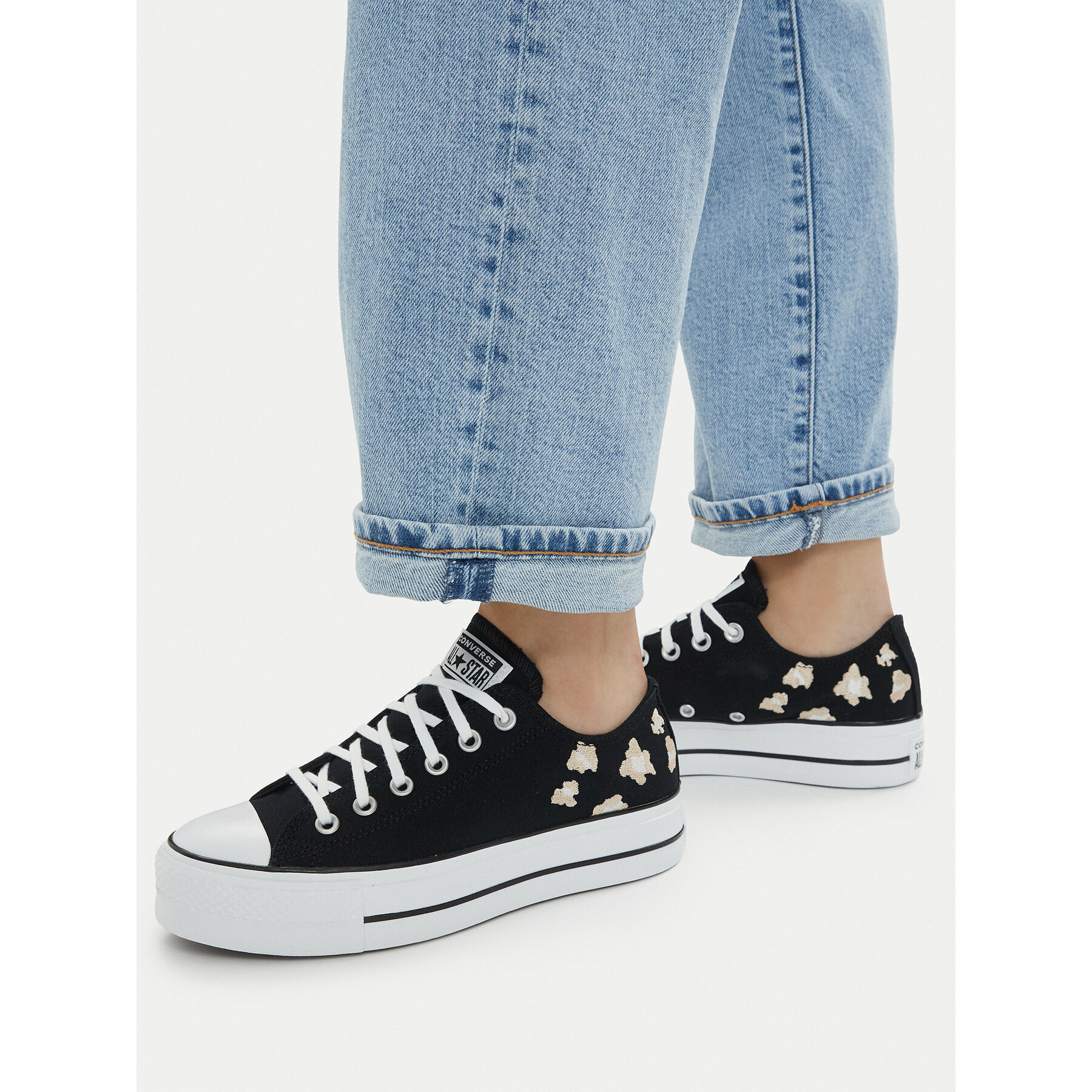 Modne superge Converse Chuck Taylor All Star Lift A14937C Črna