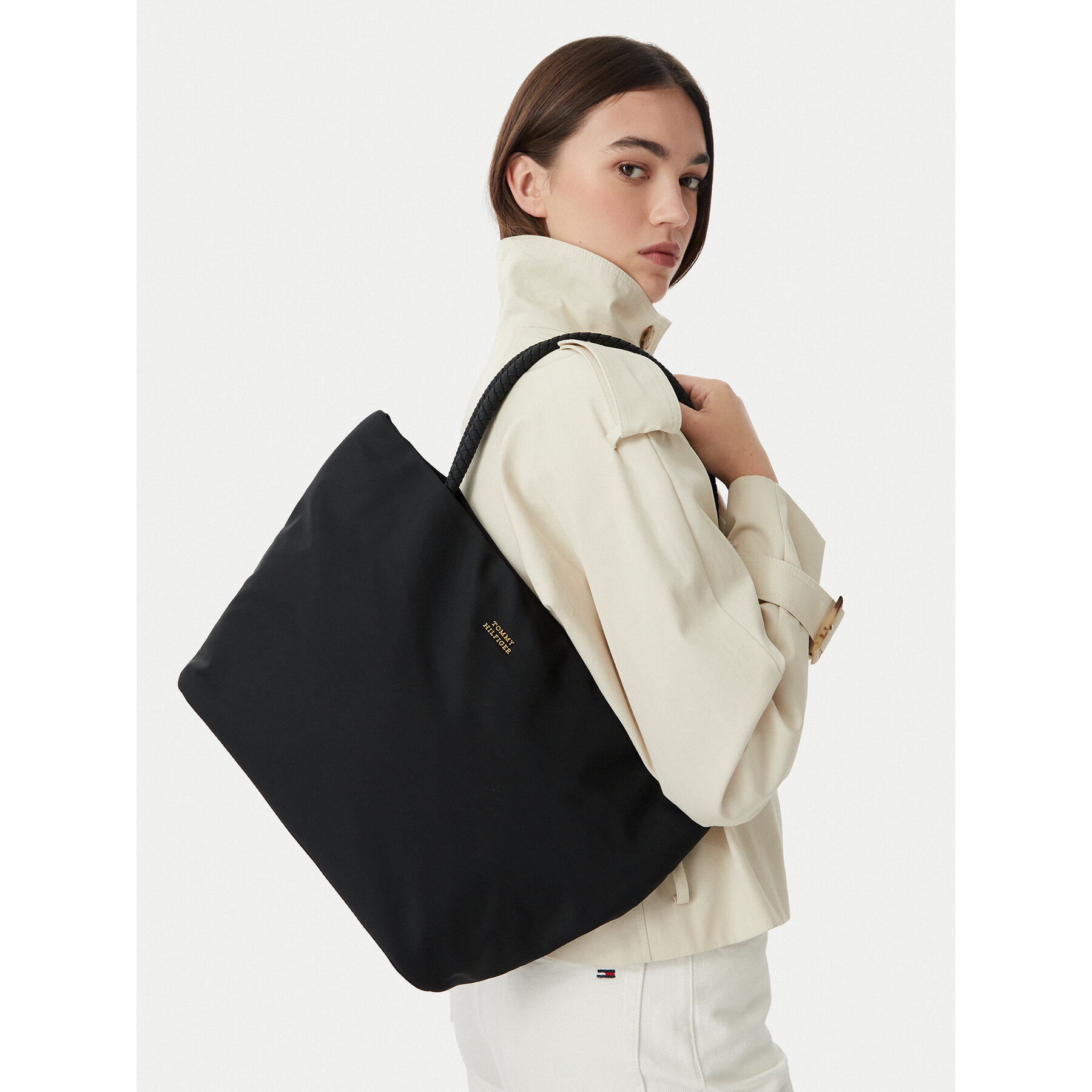 Ročna torba Tommy Hilfiger Th Marina Hobo/Tote Nylon AW0AW18862 Črna