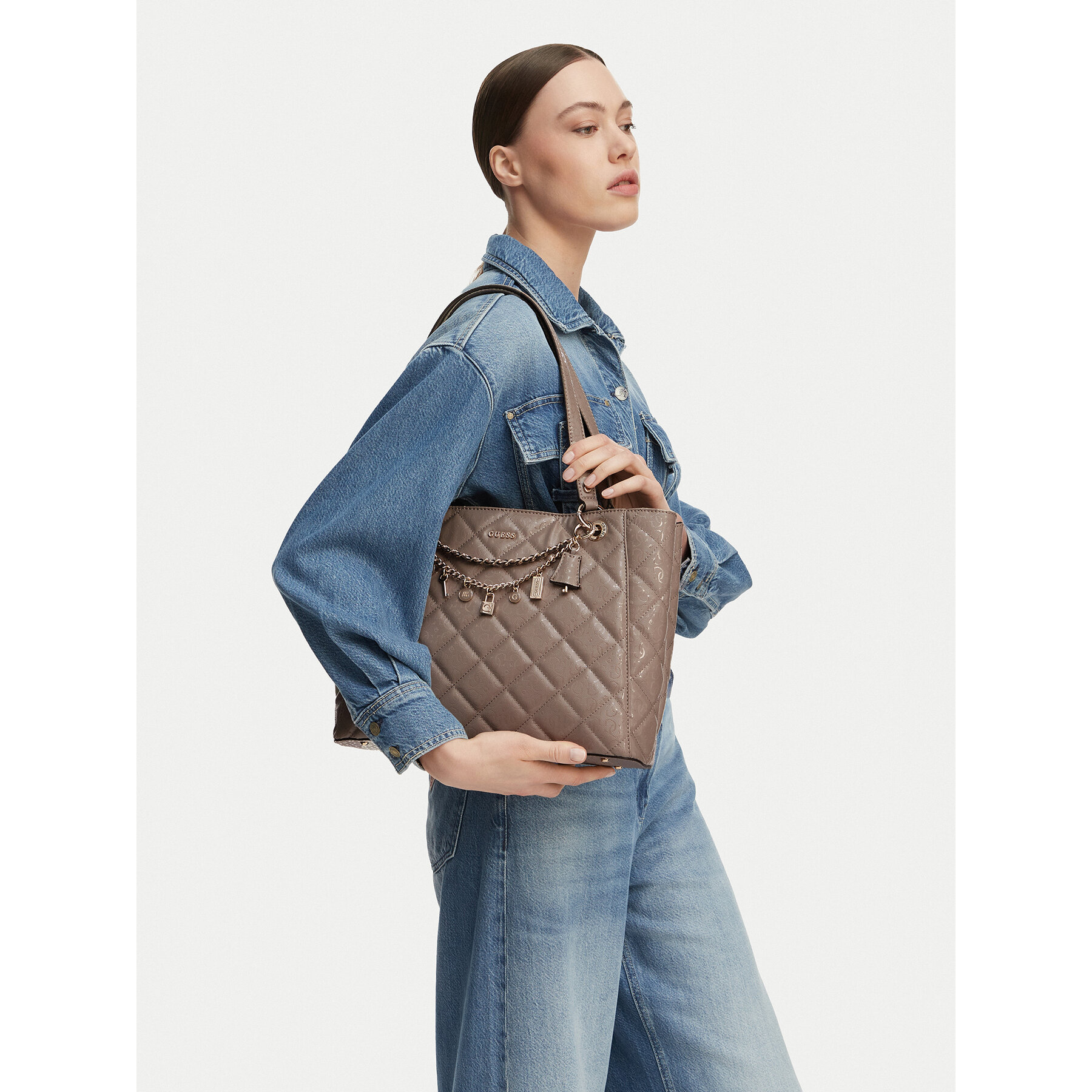 Τσάντα Guess Libby HWGG99 12250 Μπεζ