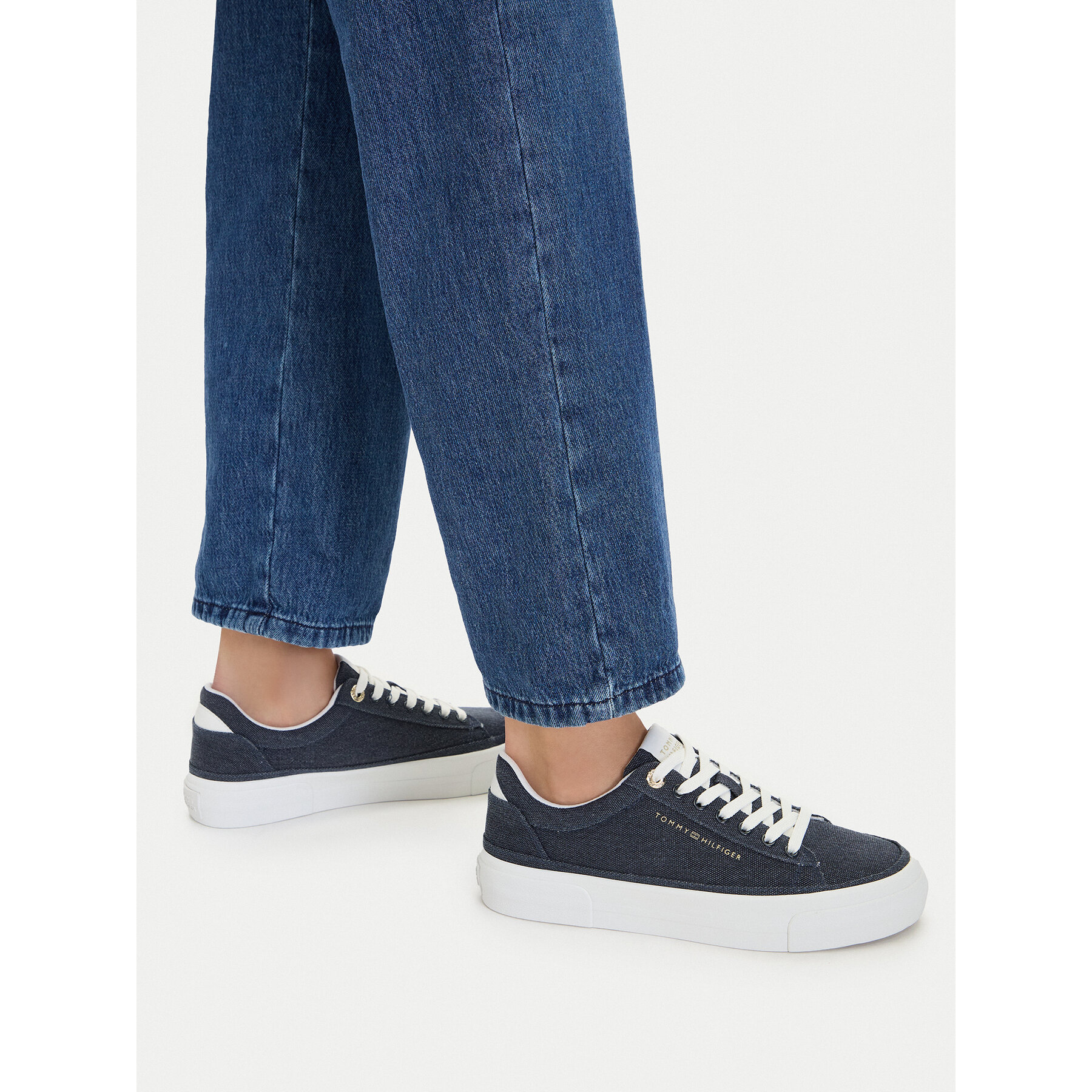 Гуменки Tommy Hilfiger Th Foxing Platform Washed Canvas FW0FW09172 Син