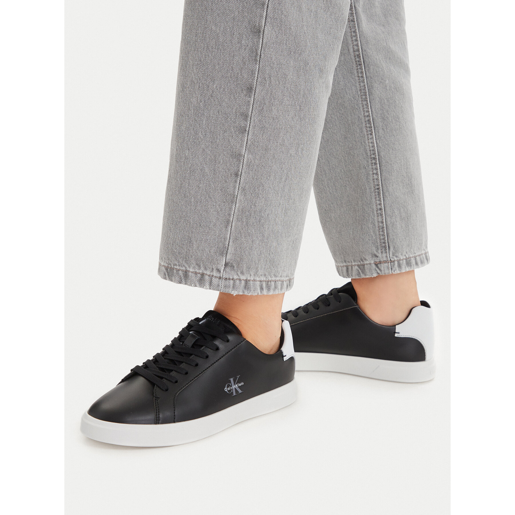 Sneakersy Calvin Klein Low Pro Cups Lth Ml HW0HW03146 Čierna