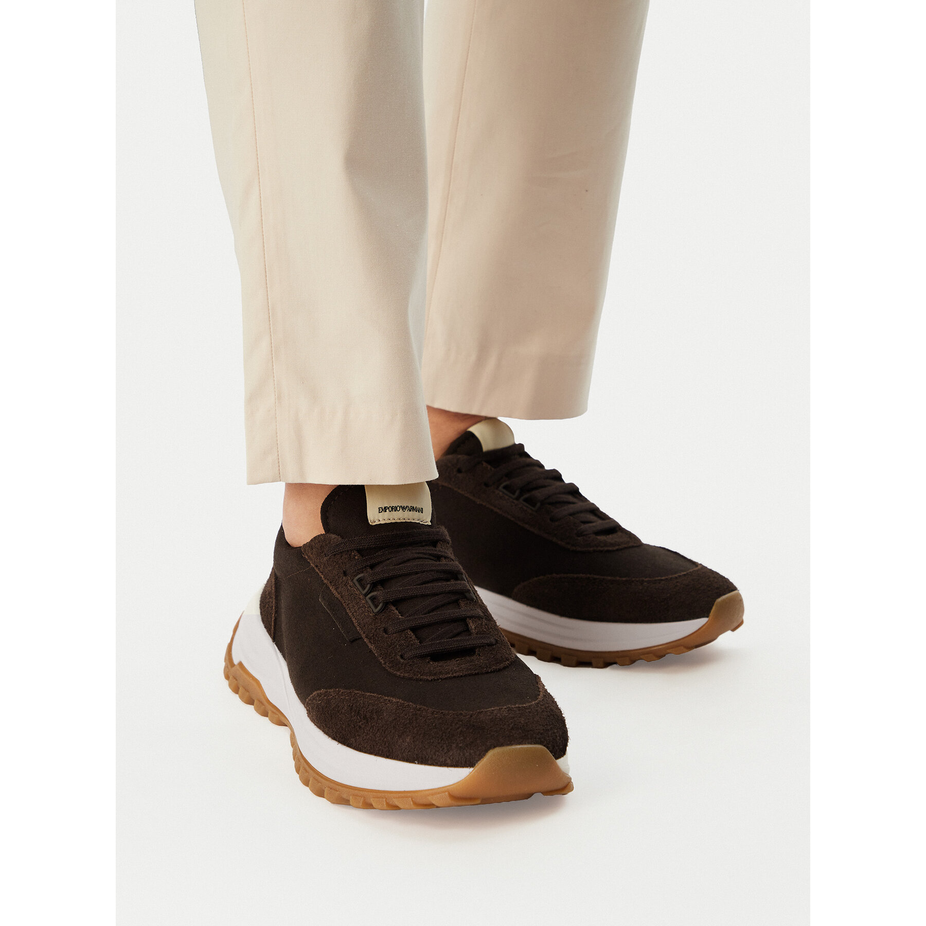 Sneakersy Emporio Armani EM005746 AF25311 U6032 Tmavo hnedá