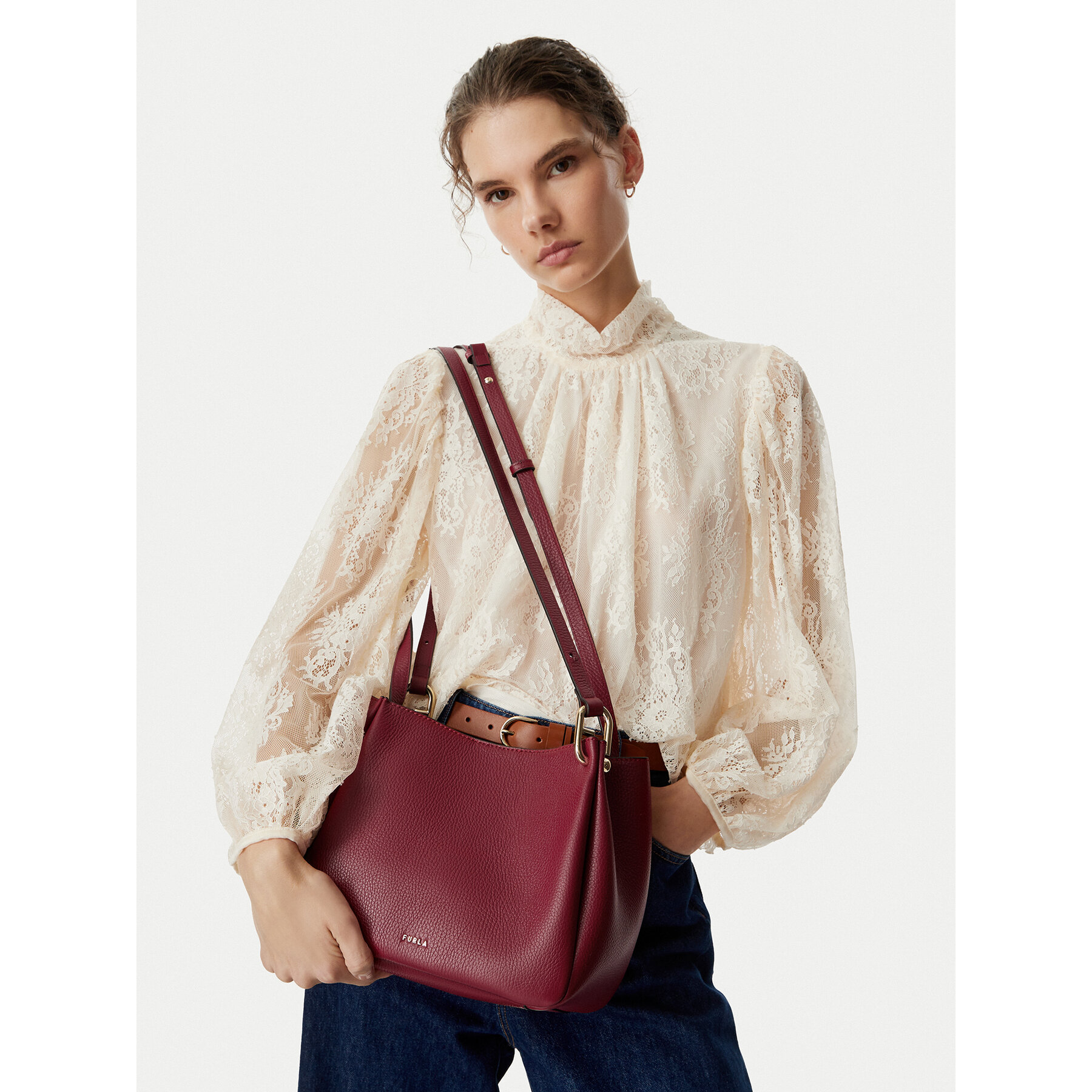 Ročna torba Furla Nuvola M WB02020 HSF000 CN CGQ00 Bordo rdeča