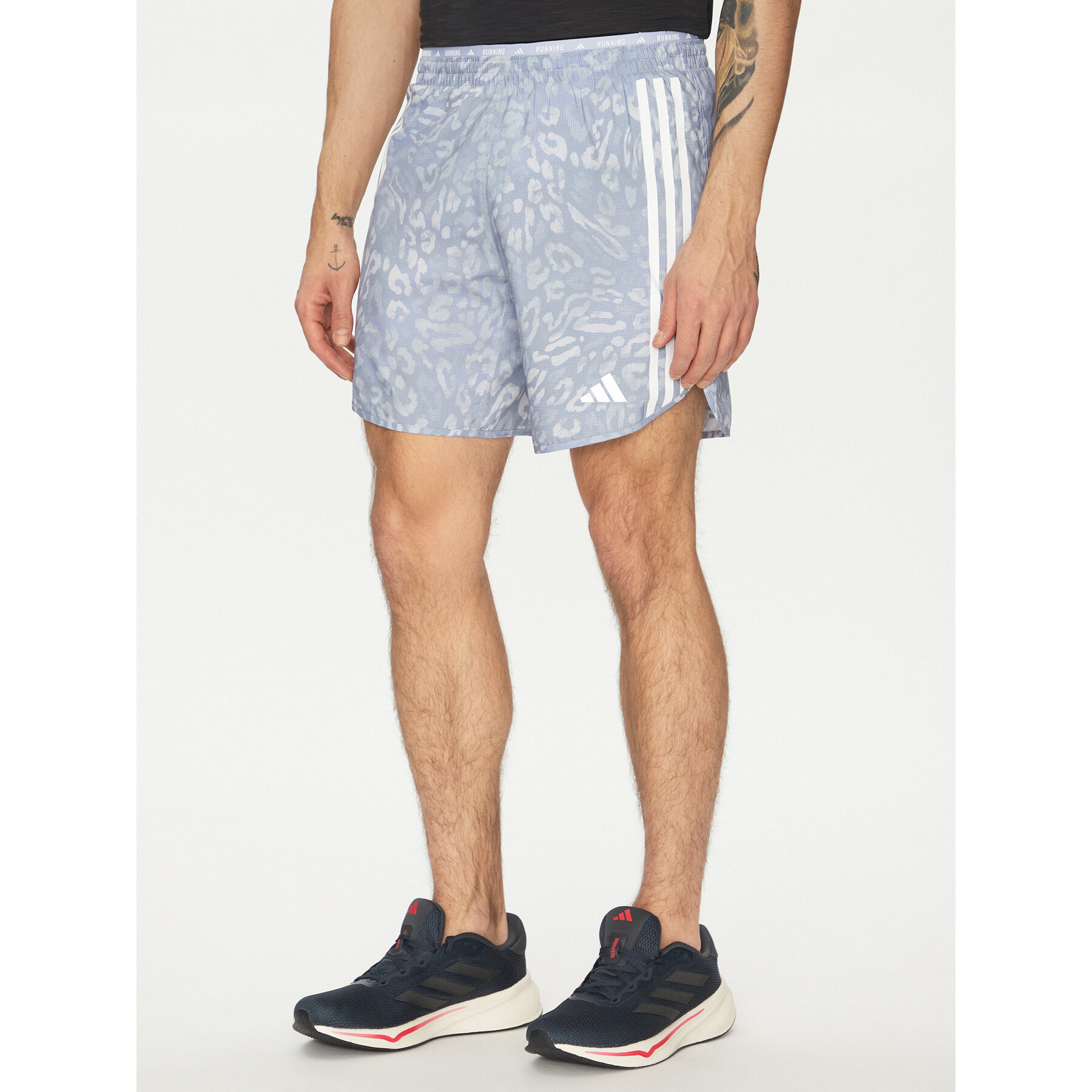 adidas Sportshorts Own the Run 3-Stripes JD7769 Blau Regular Fit