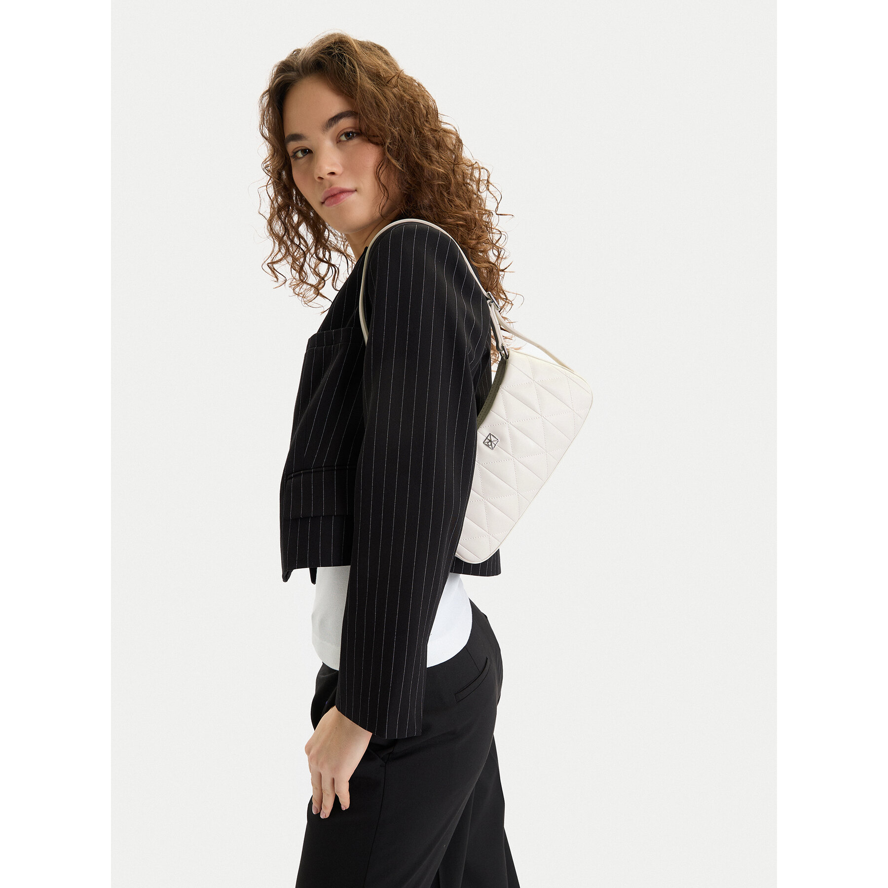 Дамска чанта Calvin Klein Quilted Sm Shoulder Bag LV04F3327G Бял