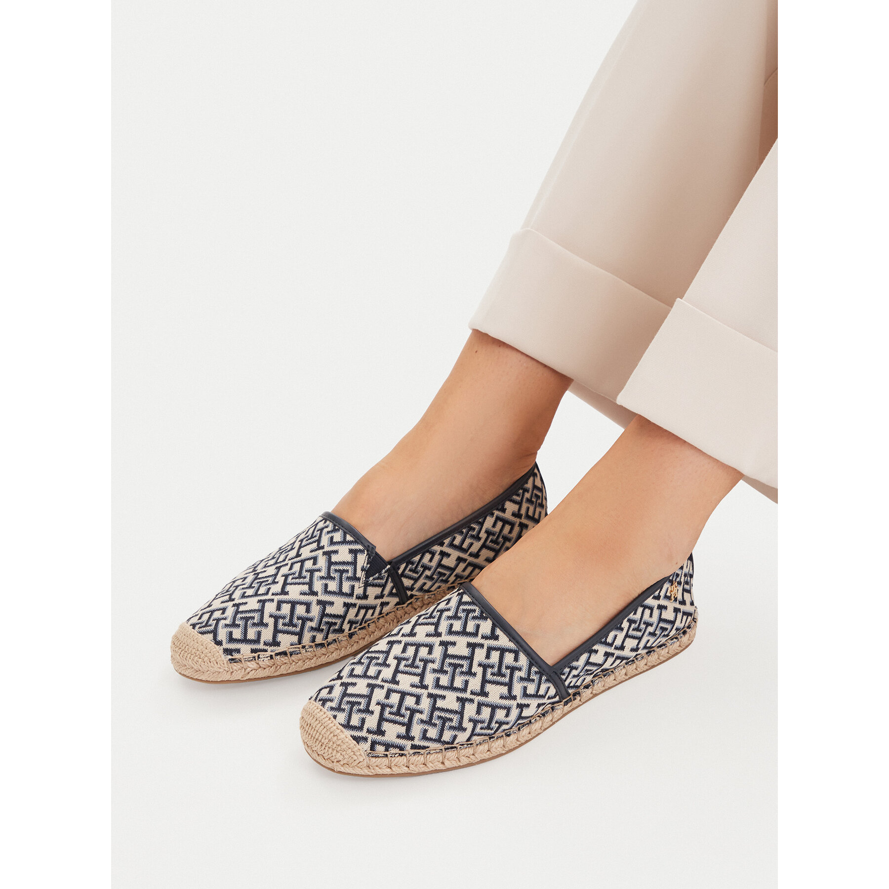 Εσπαντρίγιες Tommy Hilfiger Th Monogram Jacquard FW0FW09501 Καφέ