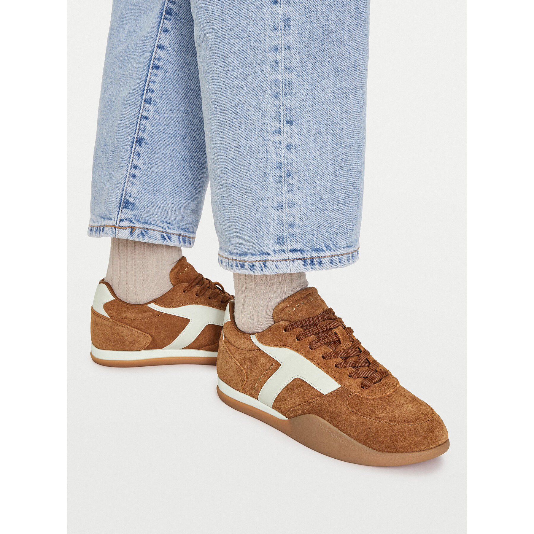 Sneakersy Tommy Hilfiger Th Vintage Low Runner Suede FW0FW09621 Hnedá
