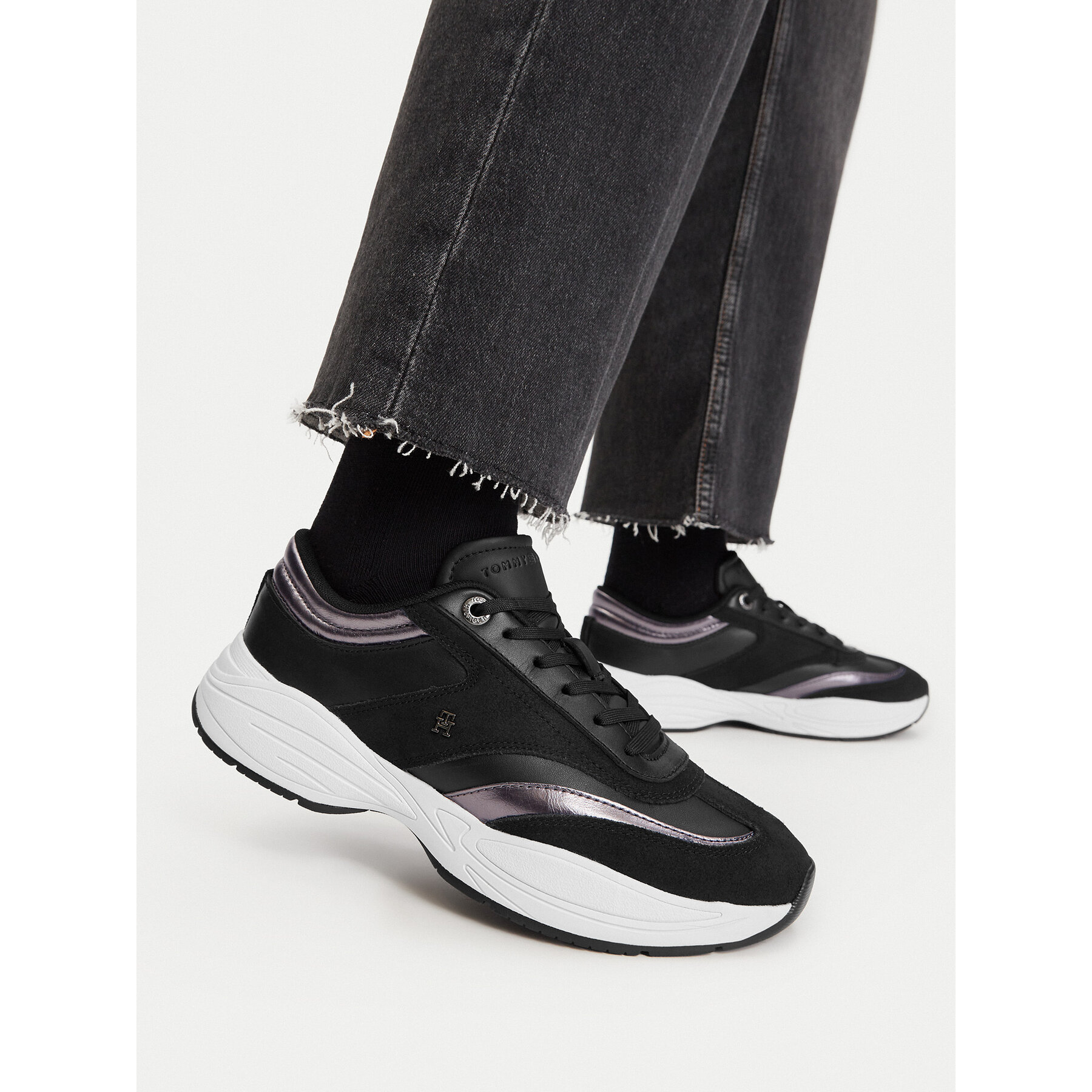 Сникърси Tommy Hilfiger Th Modern Sporty Runner Leather FW0FW09590 Черен